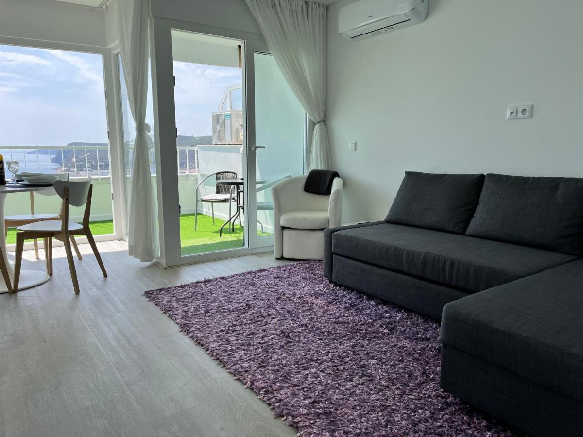 Axenic Retreat - Panoramic Ocean View, Sleeps 4, Ensuite Bathroom, New Redesign เซซิมบรา ภายนอก รูปภาพ